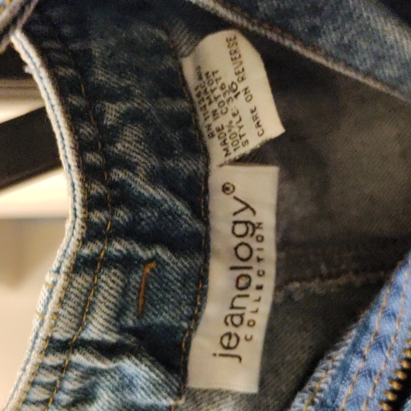 Clothes - Picture 7 of 11